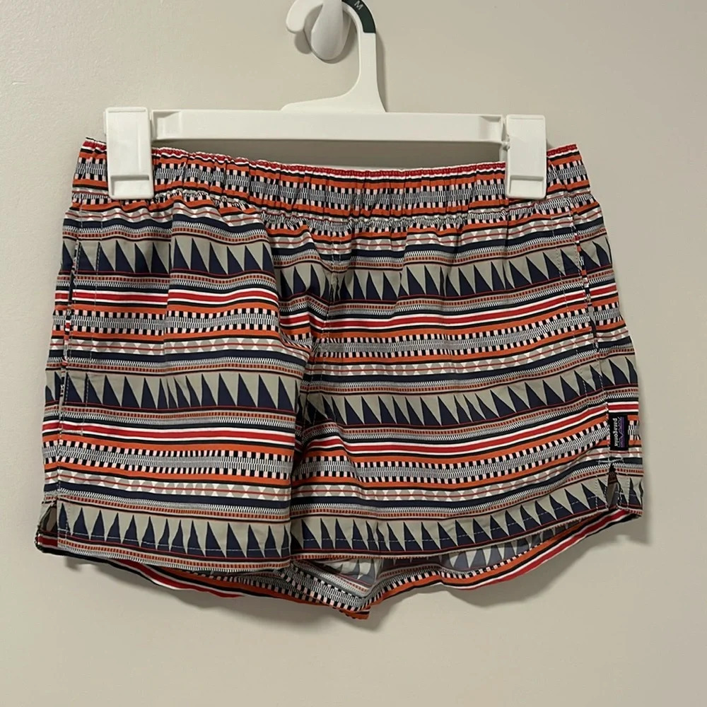 Patagonia Barely Baggies Nylon Shorts Patterned Size Small
